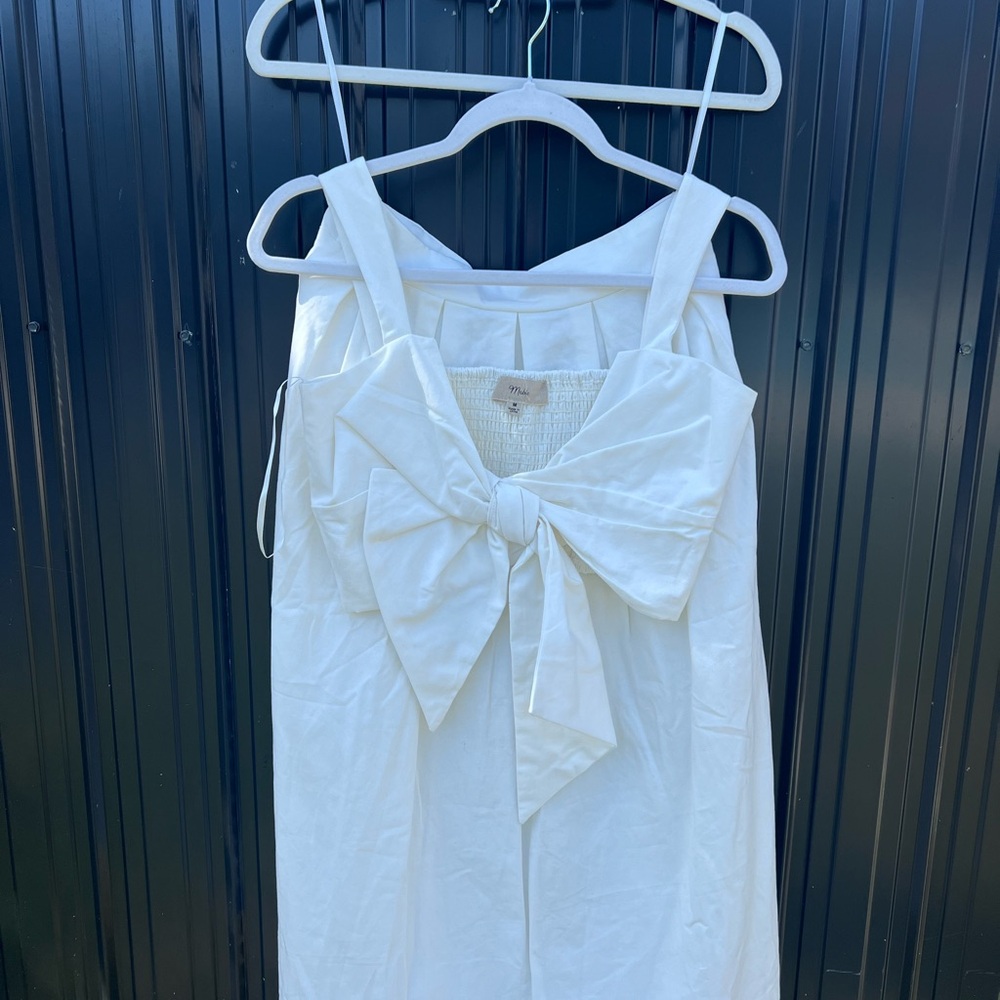 Elegant White Bow Skirt Set
